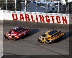 Earnhardt and Kenseth race into Turn 1 at Darlington